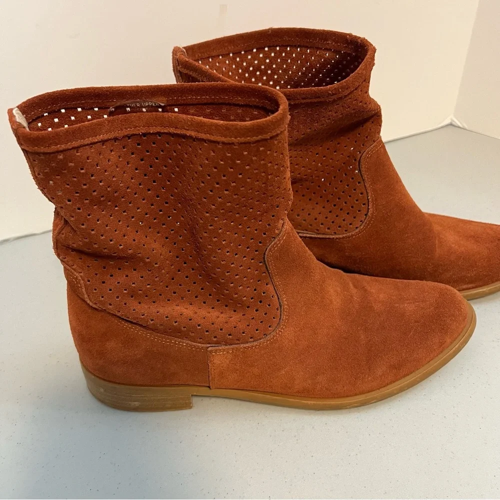 Sundance Suede Leather Booties Sz 38 or 7.5